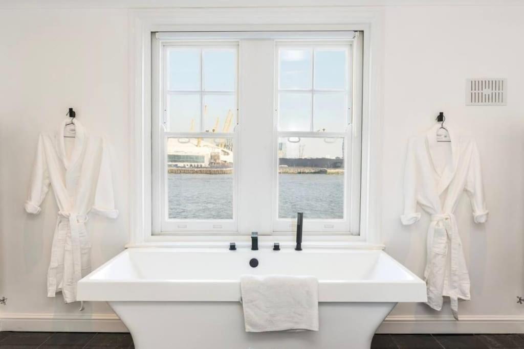 3 X Bedroom Riverside Flat With Hot Tub On Roof Terrace London Exterior photo