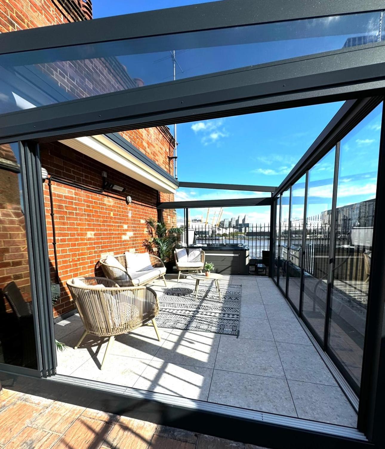3 X Bedroom Riverside Flat With Hot Tub On Roof Terrace London Exterior photo