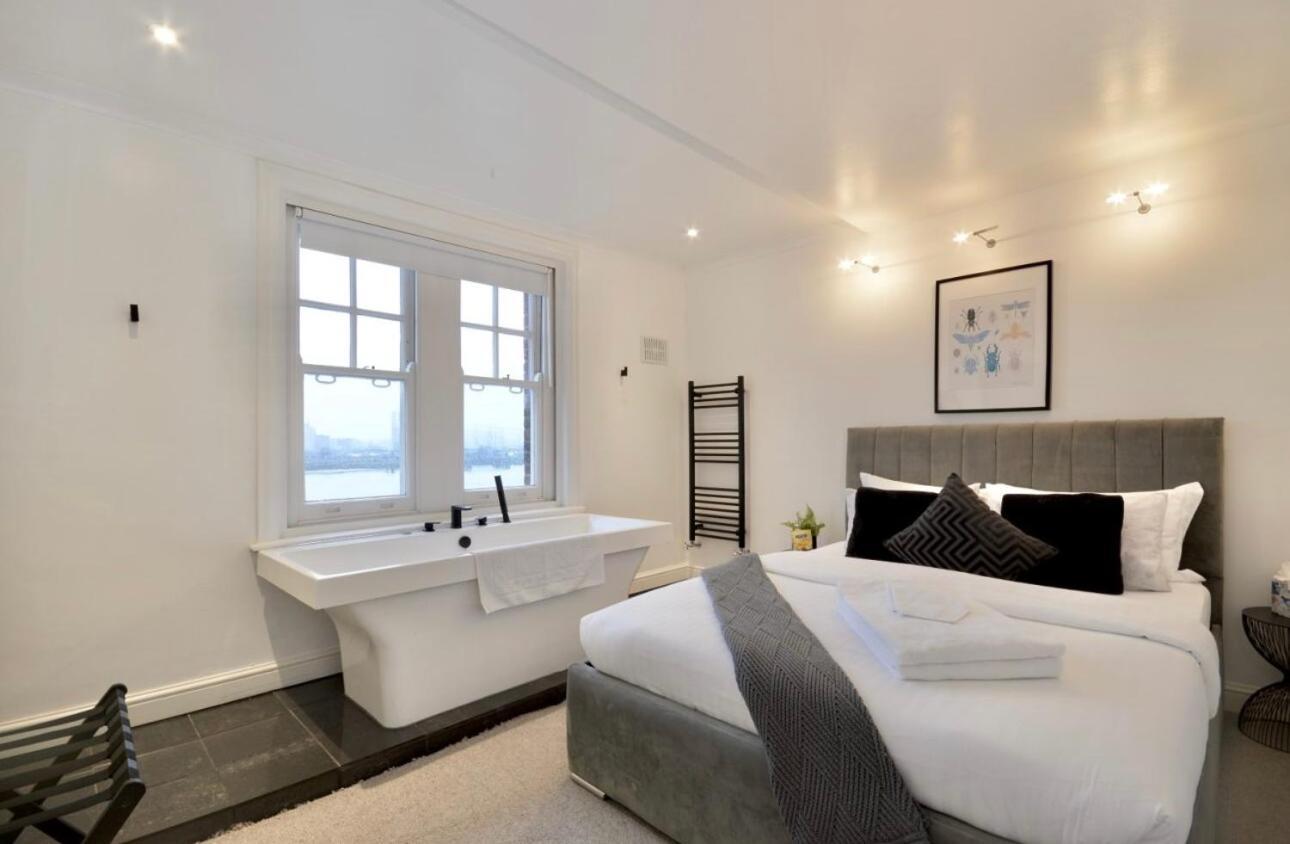 3 X Bedroom Riverside Flat With Hot Tub On Roof Terrace London Exterior photo