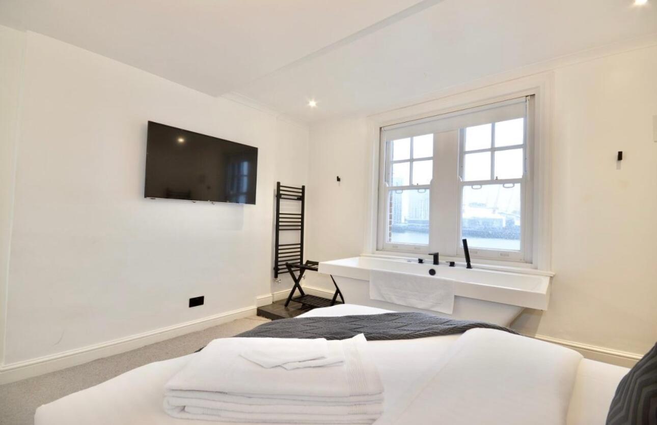 3 X Bedroom Riverside Flat With Hot Tub On Roof Terrace London Exterior photo